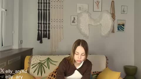 Snapshot of elly_ary chatting on 01-12-26, 09:31 elly_ary online show from 01-12-26, 09:31