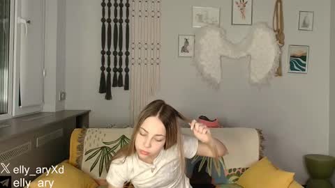 Snapshot of elly_ary chatting on 01-14-26, 09:31 elly_ary online show from 01-14-26, 09:31