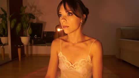 Snapshot of elly_fry chatting on 09-20-25, 05:03 Art Place online show from 09-20-25, 05:03