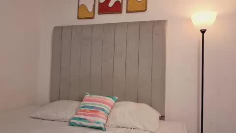 Snapshot of elly_g chatting on 02-10-26, 02:15 elly online show from 02-10-26, 02:15