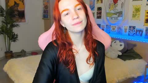 Snapshot of elly_milas chatting on 12-10-24, 05:39 Elly Fansly online show from 12-10-24, 05:39