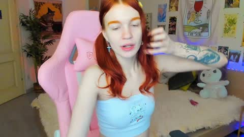 Snapshot of elly_milas chatting on 01-26-25, 09:51 Elly Fansly online show from 01-26-25, 09:51