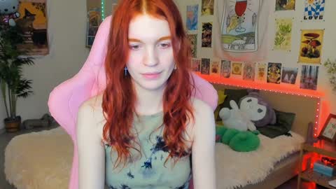 Snapshot of elly_milas chatting on 02-02-25, 08:57 Elly Fansly online show from 02-02-25, 08:57