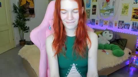 Snapshot of elly_milas chatting on 03-01-25, 11:28 Elly Fansly online show from 03-01-25, 11:28