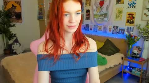 Snapshot of elly_milas chatting on 03-09-25, 11:14 Elly Fansly online show from 03-09-25, 11:14