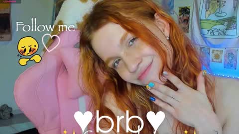 Snapshot of elly_milas chatting on 09-25-25, 06:17 Elly Fansly online show from 09-25-25, 06:17