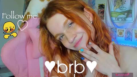 Snapshot of elly_milas chatting on 02-16-26, 04:14 Elly Fansly online show from 02-16-26, 04:14