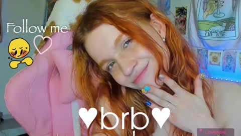 Snapshot of elly_milas chatting on 03-16-26, 07:45 Elly Fansly online show from 03-16-26, 07:45