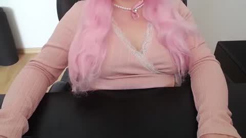 Elly online show from 04-01-26, 01:41