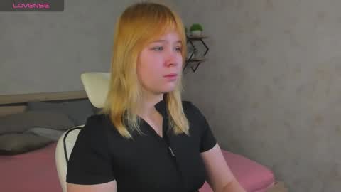 Snapshot of ellya_castro chatting on 11-28-25, 12:02 ellya_castro online show from 11-28-25, 12:02