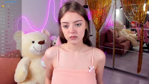 Snapshot of ellyford chatting on 01-03-25, 11:35 Elly online show from 01-03-25, 11:35