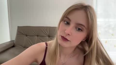 Snapshot of ellykeyofficial chatting on 05-18-26, 03:51 ellykeyofficial online show from 05-18-26, 03:51