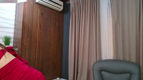 EllyRoss online show from 03-08-25, 08:22