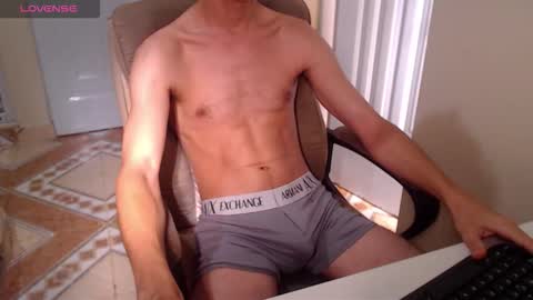 Snapshot of elmaster0111 chatting on 02-15-26, 02:03 Zeki online show from 02-15-26, 02:03