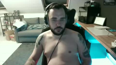 Snapshot of elmo__91 chatting on 10-17-25, 11:29 Elmo online show from 10-17-25, 11:29