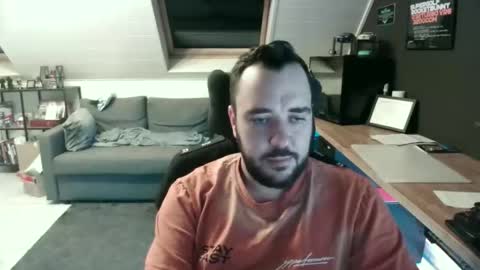 Snapshot of elmo__91 chatting on 10-26-25, 08:15 Elmo online show from 10-26-25, 08:15