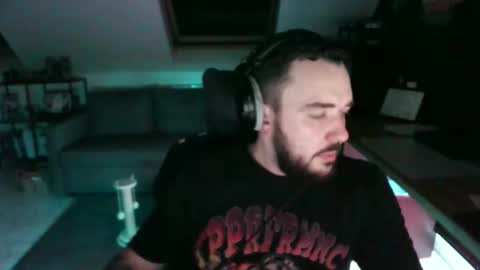 Snapshot of elmo__91 chatting on 11-04-25, 09:03 Elmo online show from 11-04-25, 09:03