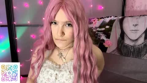 Snapshot of elnoravanord chatting on 05-08-26, 01:16 Pink online show from 05-08-26, 01:16