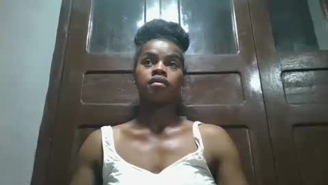 Snapshot of elodie228680 chatting on 05-07-26, 07:30 elodie228680 online show from 05-07-26, 07:30
