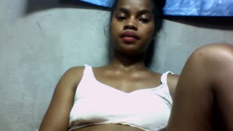 Snapshot of elodie228680 chatting on 05-27-26, 06:38 elodie228680 online show from 05-27-26, 06:38