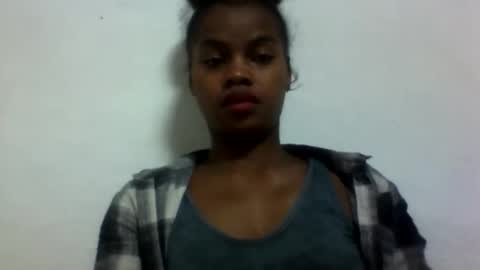 Snapshot of elodie228680 chatting on 06-09-26, 03:40 elodie228680 online show from 06-09-26, 03:40
