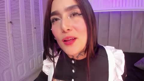 Elodie  online show from 09-17-25, 01:29