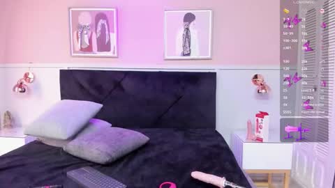 Elodie  online show from 11-09-25, 01:09