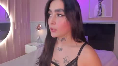 Snapshot of elodie_walker chatting on 06-16-26, 12:08 Elodie online show from 06-16-26, 12:08