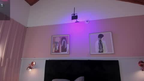 Snapshot of elodie_walker chatting on 07-12-26, 11:45 Elodie online show from 07-12-26, 11:45