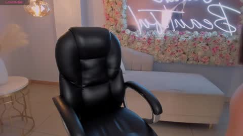 Snapshot of eloisaolivero chatting on 02-02-25, 12:02 ELOISA OLIVERO online show from 02-02-25, 12:02