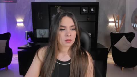 Snapshot of eloisaolivero chatting on 02-14-25, 10:59 ELOISA OLIVERO online show from 02-14-25, 10:59