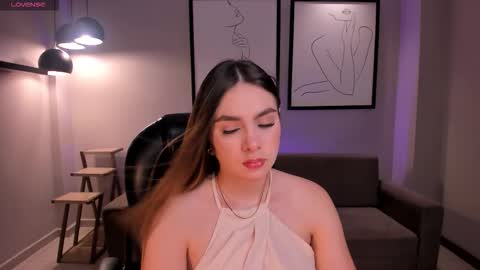 ELOISA OLIVERO online show from 11-18-25, 07:29