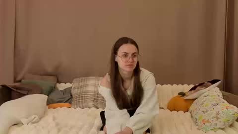 Snapshot of eloisaranft chatting on 03-14-26, 08:09 Eliza online show from 03-14-26, 08:09