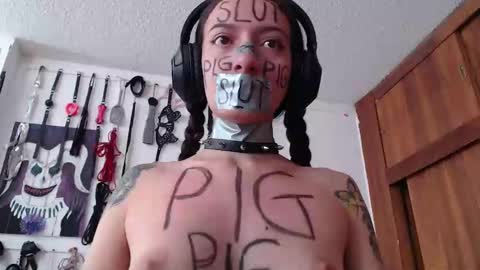 Chelsea  Please help me to reach 100 thumbs up online show from 01-23-25, 09:39