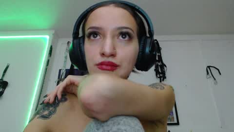 Chelsea  Please help me to reach 100 thumbs up online show from 02-09-25, 01:00