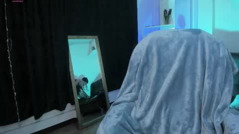 Eloise  . online show from 11-04-25, 04:33