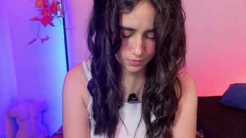 elowen_halley1 online show from 04-03-26, 08:51