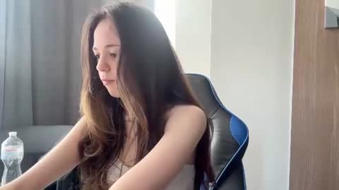 Snapshot of elowynx chatting on 06-09-26, 08:59 Milana online show from 06-09-26, 08:59