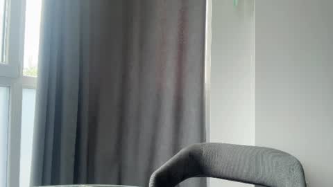 Snapshot of elowynx chatting on 06-11-26, 08:56 Milana online show from 06-11-26, 08:56