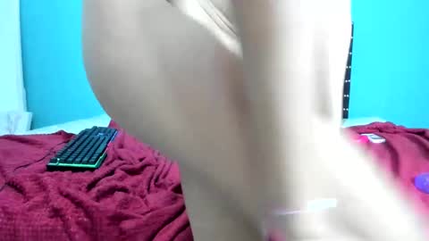 elsa_jean99 online show from 12-06-24, 07:34