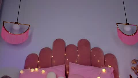 Snapshot of elsa_xo chatting on 01-17-25, 02:18 Michelle online show from 01-17-25, 02:18