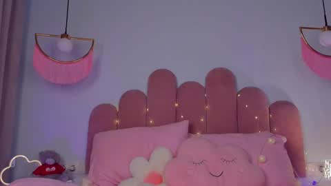 Snapshot of elsa_xo chatting on 01-19-25, 12:17 Michelle online show from 01-19-25, 12:17