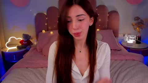 Snapshot of elsa_xo chatting on 01-28-25, 11:28 Michelle online show from 01-28-25, 11:28