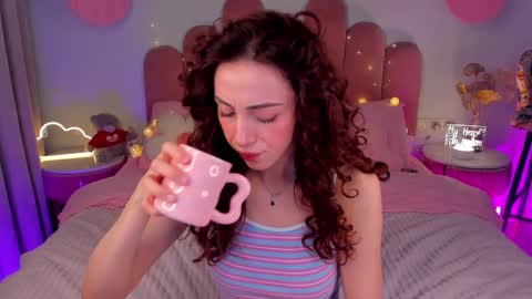 Snapshot of elsa_xo chatting on 02-01-25, 08:26 Michelle online show from 02-01-25, 08:26