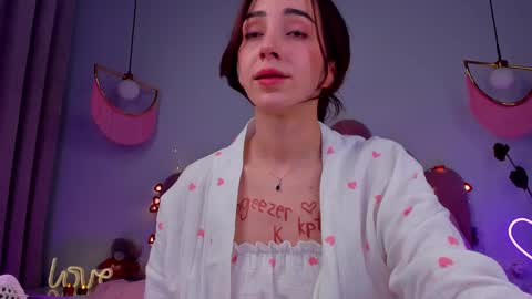 Snapshot of elsa_xo chatting on 02-15-25, 02:26 Michelle online show from 02-15-25, 02:26