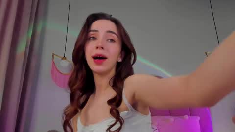 Snapshot of elsa_xo chatting on 02-24-25, 05:11 Michelle online show from 02-24-25, 05:11