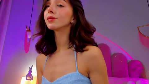 Snapshot of elsa_xo chatting on 11-10-25, 08:52 Michelle online show from 11-10-25, 08:52