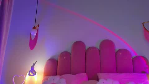 Snapshot of elsa_xo chatting on 11-26-25, 09:16 Michelle online show from 11-26-25, 09:16