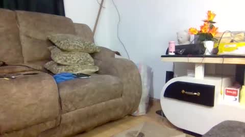 Snapshot of elsie02 chatting on 12-01-25, 11:04 elsie02 online show from 12-01-25, 11:04