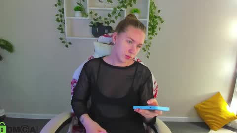 Elsie online show from 11-07-25, 12:43